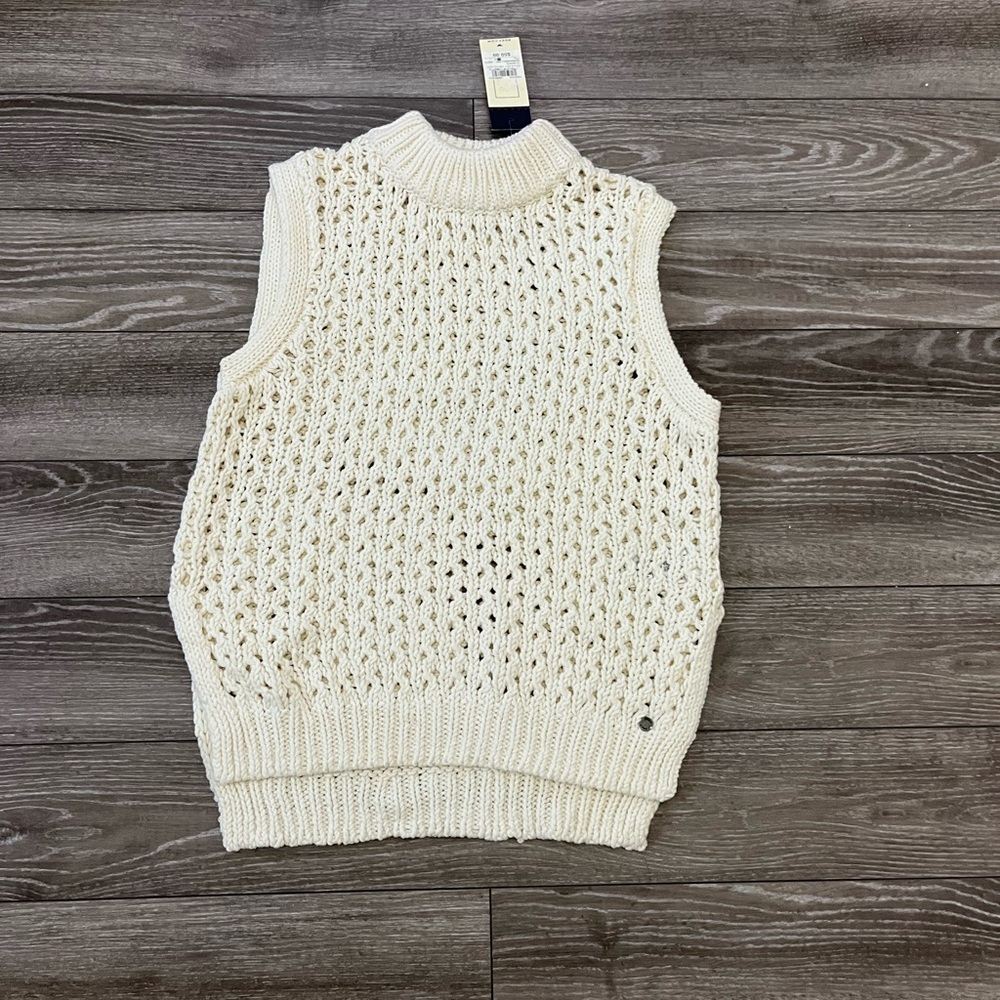 NWT Roxy knitted sleeveless shirt